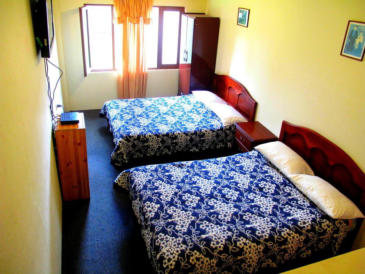 Aqua Hostal Mabel Куэнка Экстерьер фото