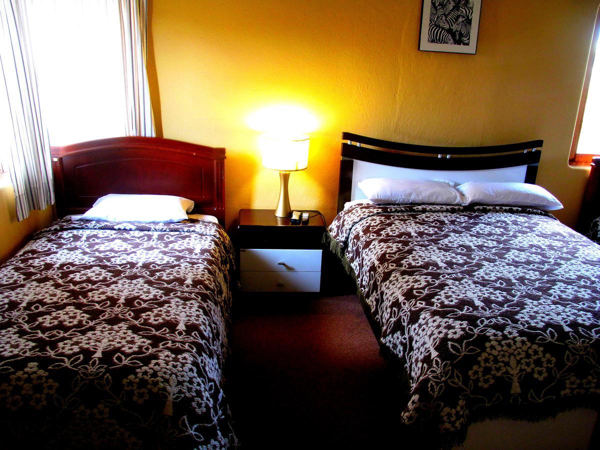 Aqua Hostal Mabel Куэнка Экстерьер фото
