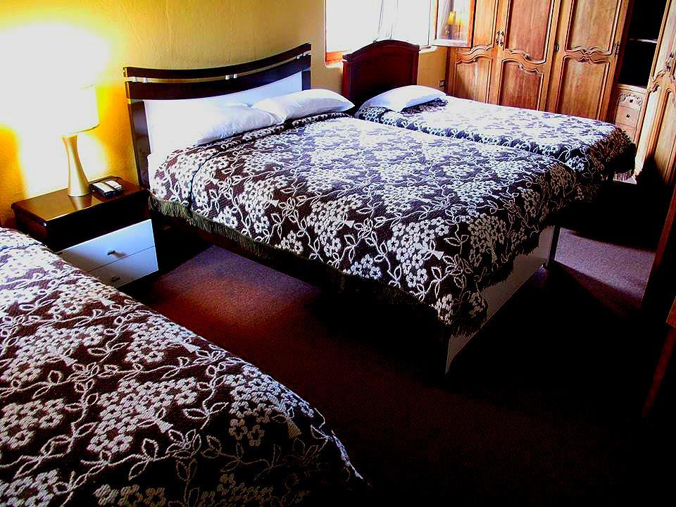 Aqua Hostal Mabel Куэнка Экстерьер фото