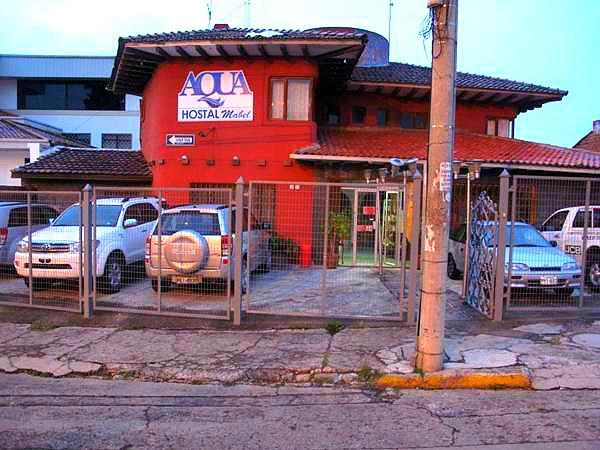 Aqua Hostal Mabel Куэнка Экстерьер фото
